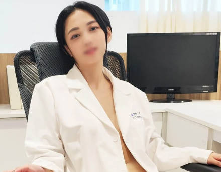 FC2PPV-4608859 女医生用手淫和女牛仔姿势挑衅她的病人 FC2PPV-4608859 女医生用手淫和女牛仔姿势挑衅她的病人